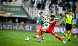 Bursaspor'da ayrılık rüzgarı: 5 isim yol ayrımında