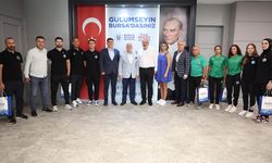 Mustafa Bozbey uluslararası başarı elde eden sporcuları ödüllendirdi