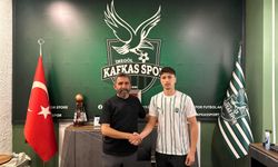 Furkan Bacaklı Kafkasspor’la profesyonel sözleşme imzaladı
