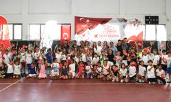 Osmangazi’de minik raketler kortta zafer için yarışıyor