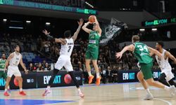 Bursaspor Basketbol PAOK’u farklı geçti finale yükseldi
