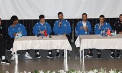 Bursa Büyükşehir Belediyesporlu voleybolcular öğrencilerle buluştu