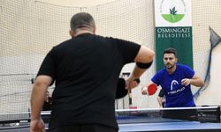 Bursa’da veteran masa tenisçileri Osmangazi’de buluştu