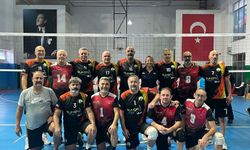 Osmangazi Belediyespor Veteran Voleybol Takımı Muğla’da şampiyon oldu