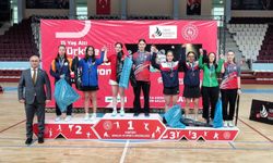 Osmangazi Belediyespor badmintonda Türkiye dereceleriyle döndü
