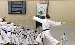 Osmangazi’de 300 sporcu karate kuşak sınavını geçti
