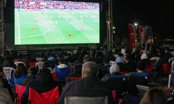 Bursa’da milli coşku dev ekranlara taşındı