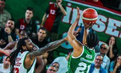İzmir’de olaylı maç: Bursaspor Basketbol 17 sayıdan döndü!