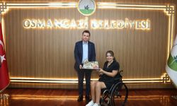 Şampiyon ralli pilotu Kübra Denizci Keskin’den Erkan Aydın’a ziyaret