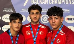 Bursa’nın genç güreşçilerinden Balkan çıkarması