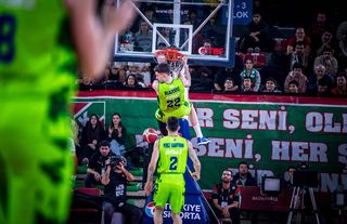 TOFAŞ, Karşıyaka deplasmanında uzatmada kaybetti