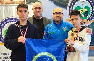 Büyükşehirli satranççılar turnuvada yine kürsüde