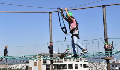 Osmangazi Belediyesi Gençlik ve Spor sezon açılışı şölen ile yapıldı