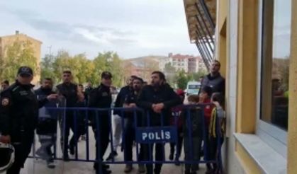 Bursasporlu taraftarlar isyan etti!