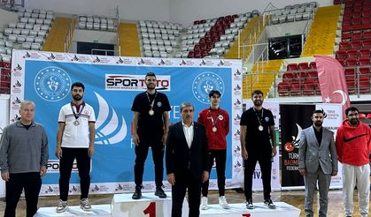 Büyükşehir Belediyesporlu badmintoncular yine zirvede