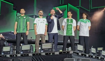 Bursaspor yeni sezon formalarını tanıttı