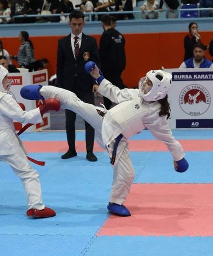 Büyükşehir’in karatecileri Bursa şampiyonu oldu
