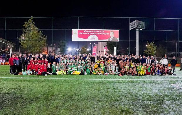 Cumhuriyet coşkusuyla Yıldızlar Futbol Turnuvası tamamlandı