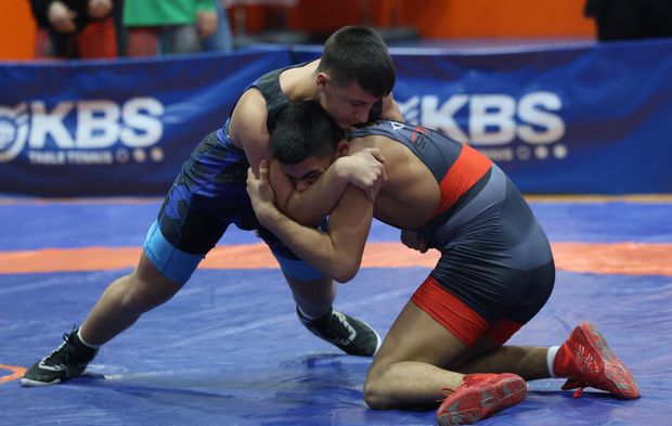 Büyükşehirli güreşçilerden 12 madalya