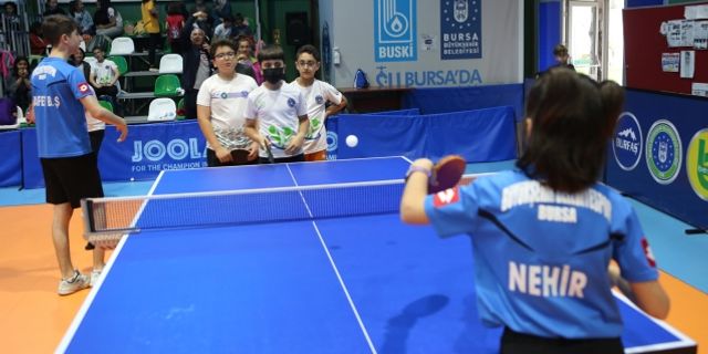 Öğrenciler Büyükşehir Belediyespor Masa Tenisi Şenliği’nde keyifli anlar yaşadı