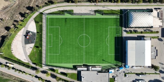 Bursa'da futbol sahaları yenileniyor
