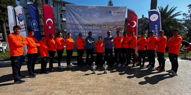 Bursalı kanocular Köyceğiz'den 13 madalya 2 kupayla döndü