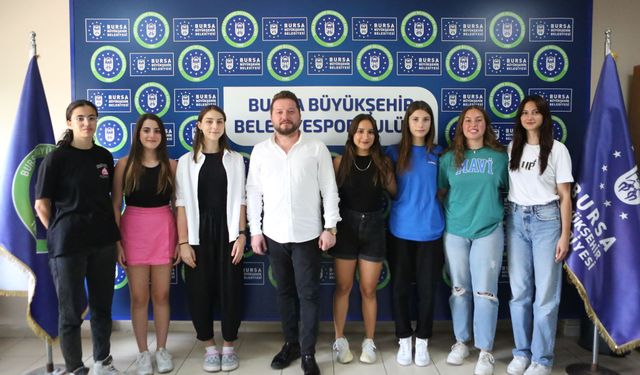 Bursa Büyükşehir Belediyespor Kadın Hentbol Takımı'nda imzalar sürüyor