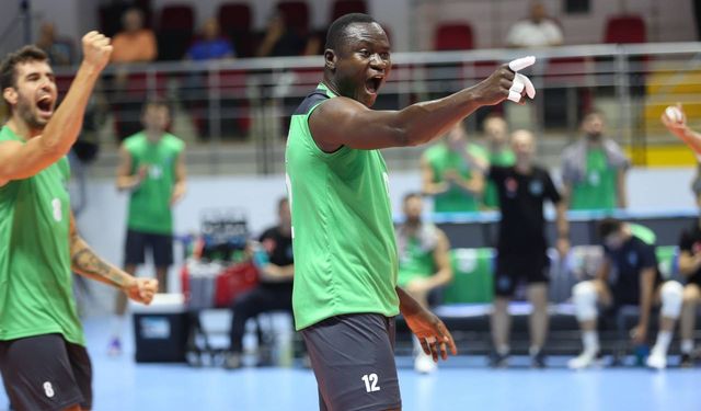 Bursa Büyükşehir Belediyespor TSYD Bursa Voleybol Turnuvası'na galibiyetle başladı