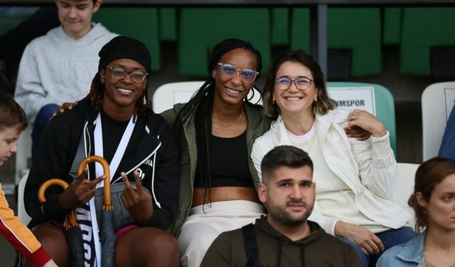 Uludağ Basketbol oyuncuları Yıldırımspor maçında