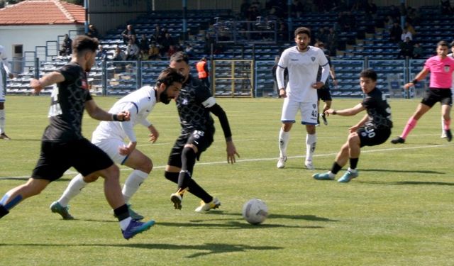 Karacabey Belediyespor Afyon'u tek golle geçti