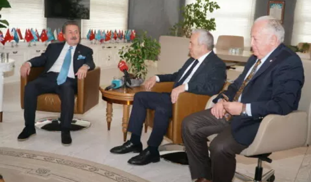 Bursaspor yönetimi Cavit Çağlar ile buluştu