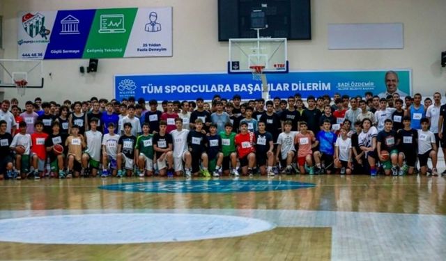 Bursaspor'un seçmelerinde salon doldu taştı!