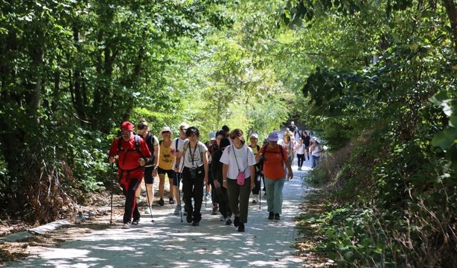 Bursa'da Mysia Yolları'nda trekking tutkunları doğanın keyfini çıkardı