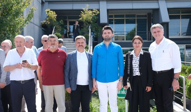 Önceki dönem Ak Parti İlçe Başkanları Bursaspor'u ziyaret etti