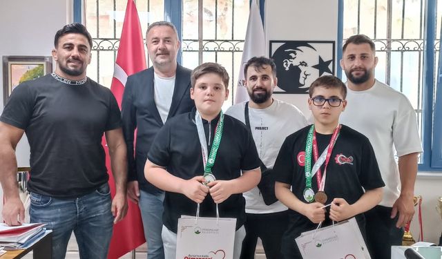 Osmangazi Belediyespor’un güreşçileri Türkiye dereceleriyle döndü