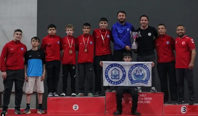 Yıldırım Belediyespor güreşte Türkiye ikincisi oldu