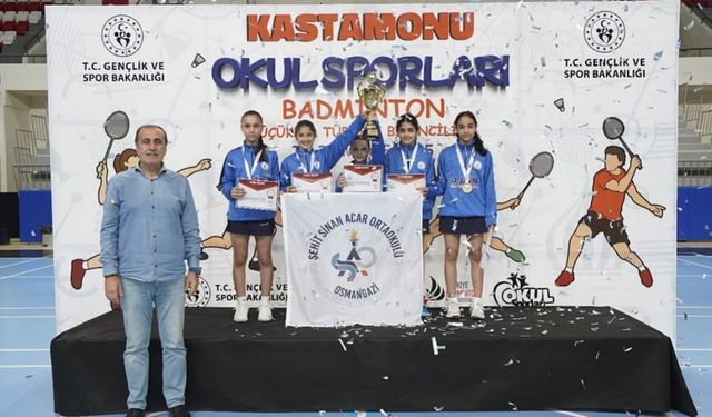 Osmangazili kızlar Türkiye şampiyonu oldu