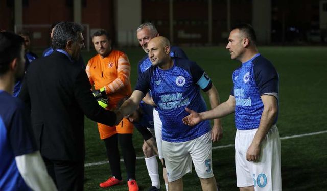 Gemlik Emek Turnuvası iki maçla başladı