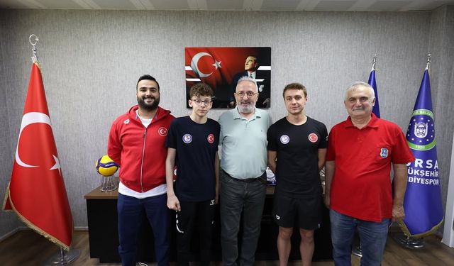 Başkan Muhammet Aydın'dan genç yüzücülere tebrik