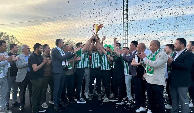 Kestel Belediyespor Şampiyonluk yemeğinde buluştu