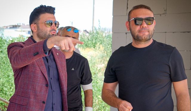 Enes Çelik, Özlüce'deki futbol okulu inşaatını inceledi