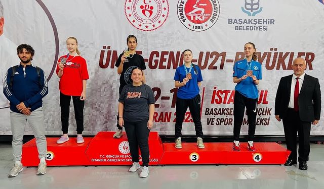 Bursalı karatecilerden İstanbul’da madalya yağmuru!