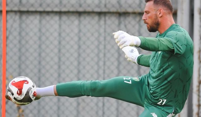 Bursaspor akşam antrenmanında taktik çalıştı