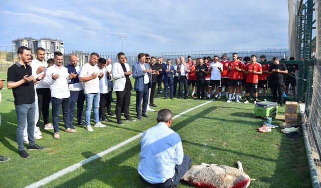 İnegölspor yeni sezonu dualarla açtı