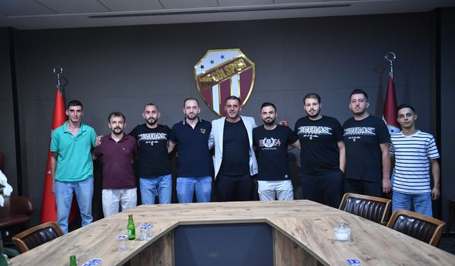 İnegölspor taraftarından yönetime moral ziyareti