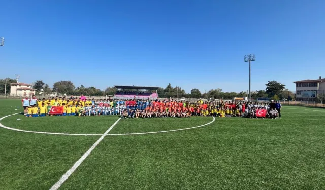 Mustafakemalpaşa’da Zafer Bayramı kupası sahibini buldu