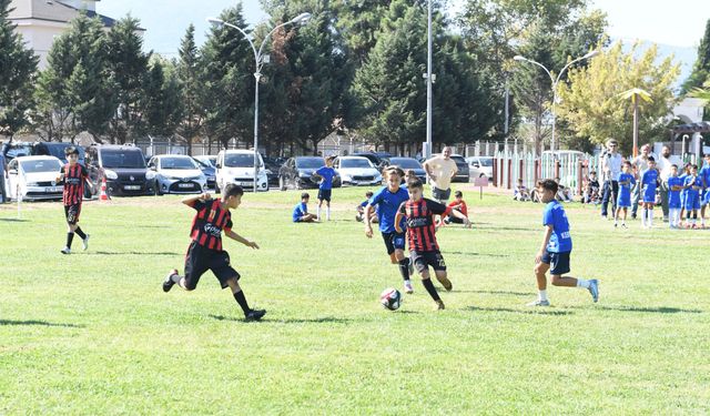 Osmangazi Belediyesi Futbol Festivali’nde 840 çocuk sahada