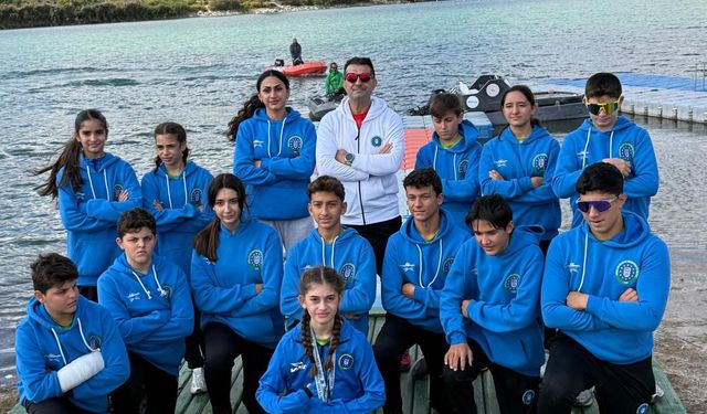 Bursa Büyükşehir Belediyesporlu kanocu Defne Korkmaz’dan 2 madalya