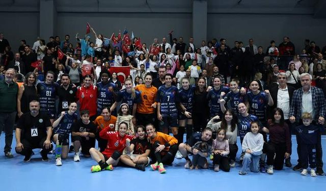 Bursa Büyükşehir Belediyespor AEK Athens’i 37-29 mağlup etti avantajı kaptı