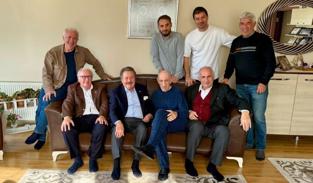 Cavit Çağlar’dan Bursaspor’un efsanelerine anlamlı ziyaret